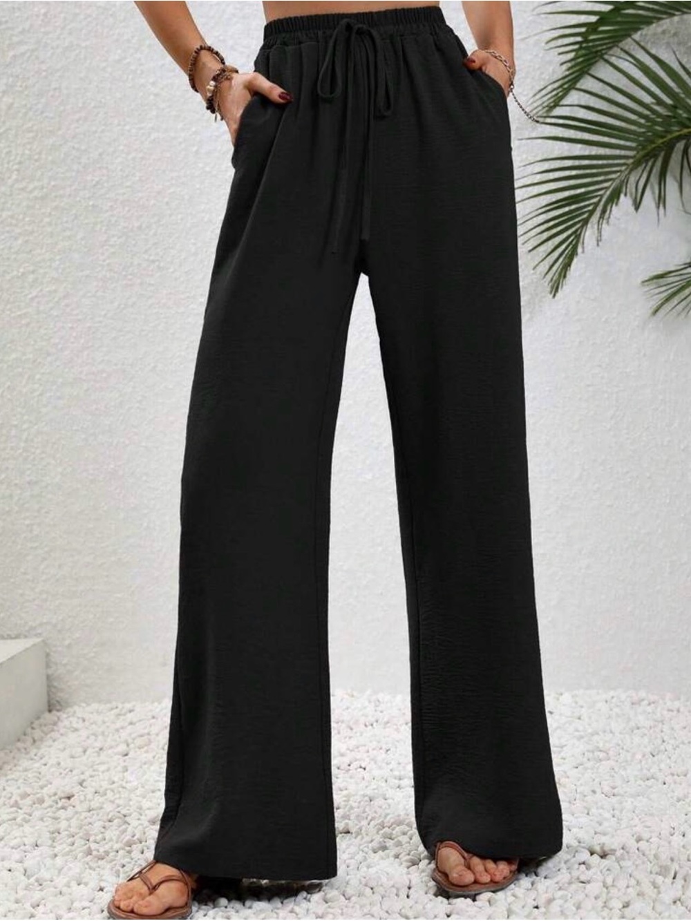 Women's Wide-Leg Drawstring Pants - Black